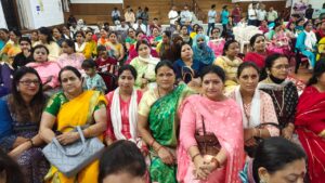 मुख्यमंत्री पुष्कर सिंह धामी को प्रदेश भर से आई महिलाओं ने राखी बांधी।